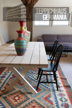 Kelim Gashgai Beige Grund 200x300 Tisch Vasen